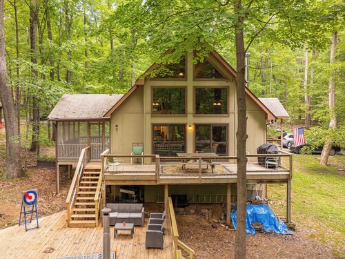 Woodland Sauna + Arcade, Minutes to Town.