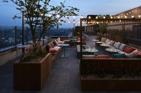 Garden. HONGYE ZITIAN HOTEL (Yongkang East Railway Station & International Convention and Exhibition Center)