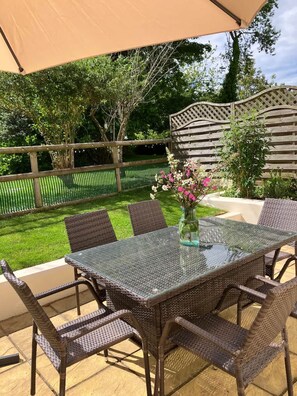 Apartment | 3 bedrooms - 1 Courtyard Cottage With hot tub and Walled Garden (Milford Haven)