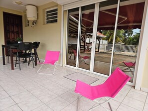 Outdoor dining - Sous Le Carbet - Charming T2 gite with swimming pool (Lamentin)
