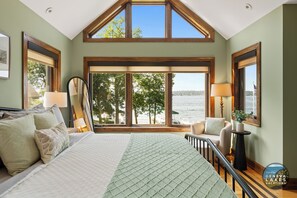 8 quartos, escrivaninha, ferros/tábuas de passar roupa