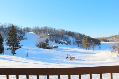 Sleeps 12 4BR/3BA Ski-in/Out Condo WiFi/AC/Lake/ATV/Hike/Snowmobile-Dog Friendly