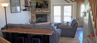 Sleeps 12 4BR/3BA Ski-in/Out Condo WiFi/AC/Lake/ATV/Hike/Snowmobile-Dog Friendly