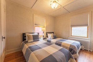 2 bedrooms, WiFi, bed sheets