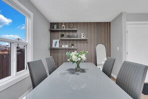 Dining - Modern & Cozy House, AC & BBQ, 10 min to DT & Airport! No Tenant in the basement (Calgary)