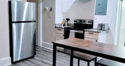 Walk to Duke Campus 1 Bedroom in Trinity Park