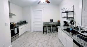 Apartment | 3 bedrooms - Walk to Duke Campus 3 Bedroom in Trinity Park (Durham)
