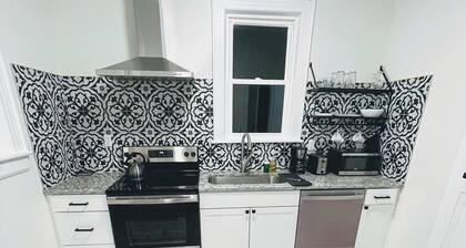 Renovated 1 Bedroom in Forest Hills - B