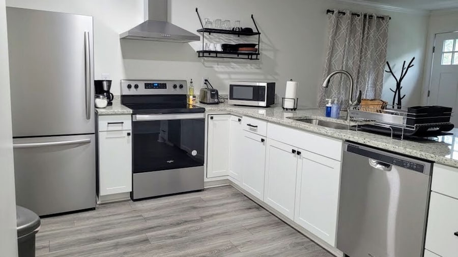 Renovated 2 Bed Walltown Home Walk to Duke A