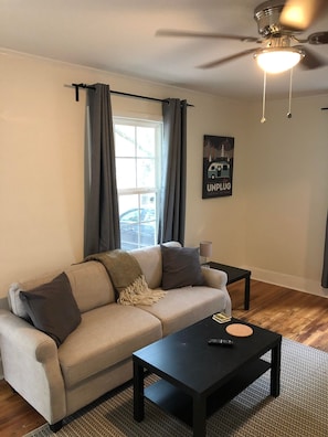 Apartment | 1 bedroom - Renovated Cottage Minutes From Downtown (Durham)