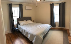 Apartment | 1 bedroom - Renovated Cottage Minutes From Downtown (Durham)