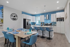 Fridge, microwave, oven, stovetop - LUXURY Coastal Modern Sunset Oasis with Beautiful ROOFTOP (Largo)