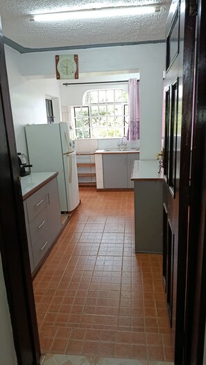 Fridge, microwave, oven, coffee/tea maker