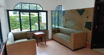 Dahles homes-Karen Homely with great amenities, large garden near scenic places