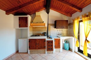 Classic Apartment, Mountain View | Private kitchen | Espresso maker, coffee/tea maker, electric kettle - Palazzo Currò (Catania)