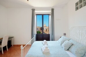 Classic Triple Room, Balcony, City View | Down duvets, minibar, blackout curtains, iron/ironing board - Palazzo Currò (Catania)