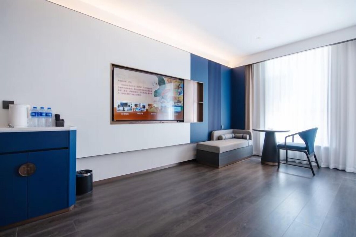 Leisurely Family Twin Room (Smart Features + Zero Pressure Mattress & Pillow + Spacious Area)