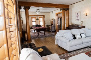 Smart TV, fireplace, books