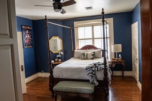 5 bedrooms, iron/ironing board, WiFi, bed sheets