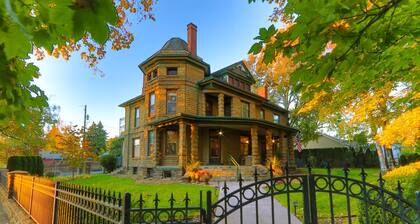 Stay at the Historical Cropp Mansion