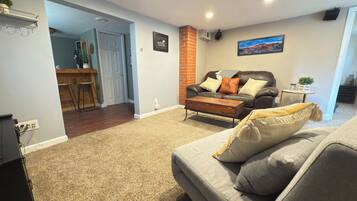 Smart-TV, Stereoanlage, Computerbildschirme