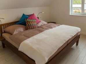 3 makuuhuonetta, silitysrauta/-lauta, Wi-Fi, vuodevaatteet