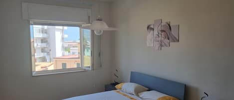 2 室のベッドルーム、アイロン / アイロン台、WiFi、ベッドシーツ