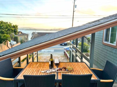 Harbor View Retreat/Hot Tub/ Fire Pit/Pet Friendly