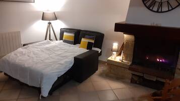 1 quarto, ferros/tĂĄbuas de passar roupa, Wi-Fi, roupa de cama