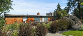 
-Stunning Mid Century Modern with amazing Downtown City Views!