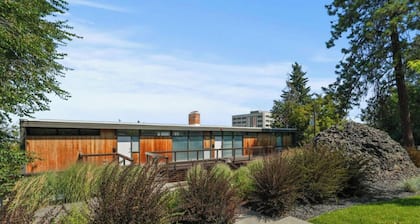 -Stunning Mid Century Modern with amazing Downtown City Views!