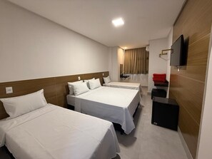 Deluxe Room, Multiple Beds | Free WiFi, bed sheets - JBR Park Hotel (Goiania)