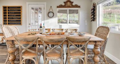 Luxury Wine Country Haven + Vineyard Views Near Top Wineries Adelaida Farmhouse