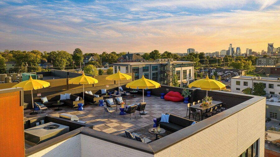 Dual Bachelor Pads w/ Rooftop Lounge & Games Sleeps 26 5 Min to Broadway