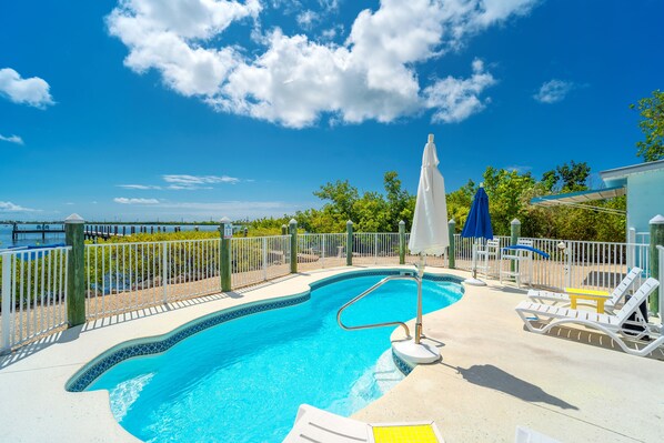 Piscine extérieure, piscine chauffée