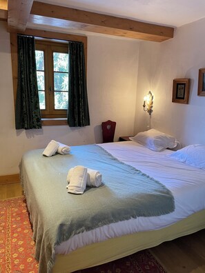 5 عدّة غرف نوم وخزنة داخل الغرفة ومكواة/لوح كي وواي فاي مجانًا