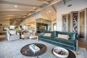 Interior - Private Pool, Firepit & Wine Room Near Top Paso Wineries Devi Ranch (Paso Robles)