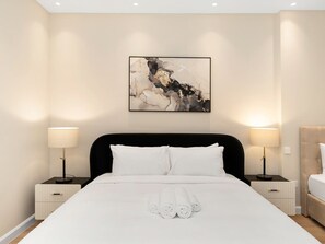 2 bedrooms, iron/ironing board, WiFi