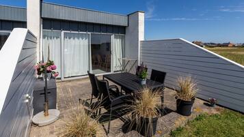 Apartment, Pets Allowed | Terrace/patio