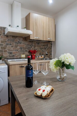 Fridge, microwave, coffee/tea maker, electric kettle