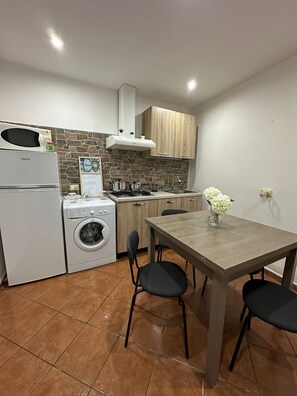 Fridge, microwave, coffee/tea maker, electric kettle