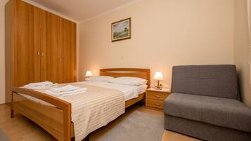 1 bedroom, internet, bed sheets
