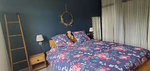 4 bedrooms, iron/ironing board, free WiFi, bed sheets - Provencal house with swimming pool (Cairanne)