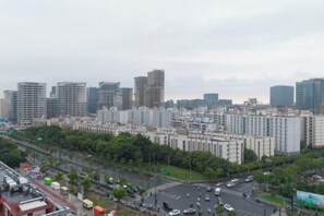 صورة غير مصنفة، 3 من 18، زرّ