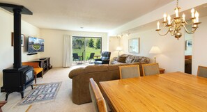 Unclassified image, 5 of 19, button