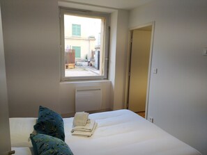 2 habitaciones, tabla de planchar con plancha y wifi gratis