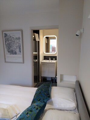2 habitaciones, tabla de planchar con plancha y wifi gratis