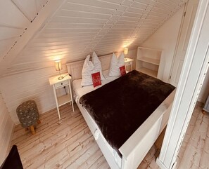 1 bedroom, iron/ironing board, travel cot, free WiFi