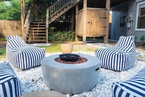 Property grounds - Walk to Everything! 7-Bed Beach Home w/ Amenities (Folly Beach)