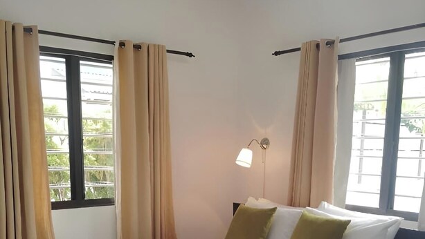 Room - Roche Kerlan Apartments (Praslin Island)